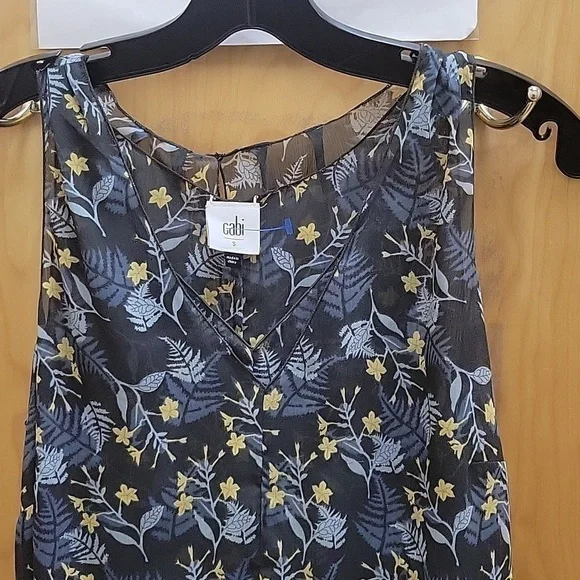 Cabi Floral V Neck Chiffon Sheer Layered size S - Picture 5 of 10